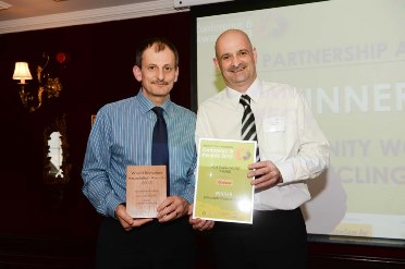 (l-r) Community Wood Recycling's Richard Mehmed receives the Best Partnership award from Jeff Richardson of A Jansen BV